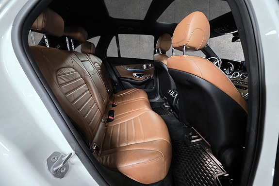 Mercedes-Benz GLC350 e 22 of 30