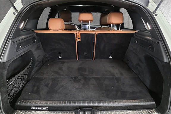 Mercedes-Benz GLC350 e 19 of 30