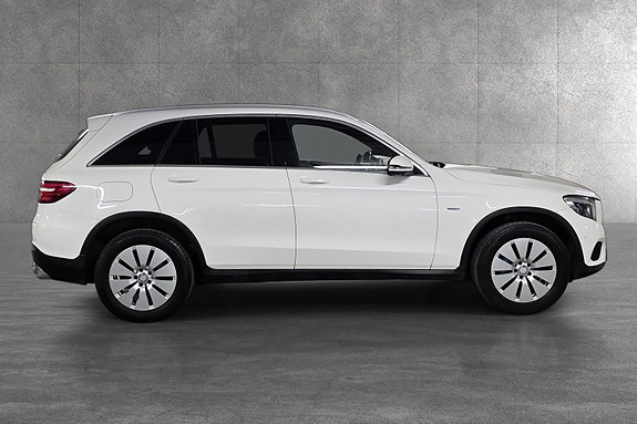Mercedes-Benz GLC350 e 12 of 30