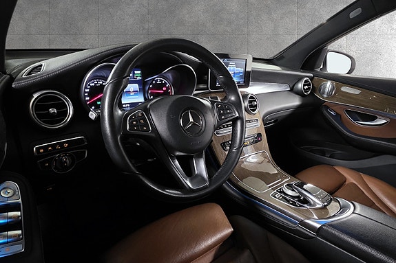 Mercedes-Benz GLC350 e 25 of 30