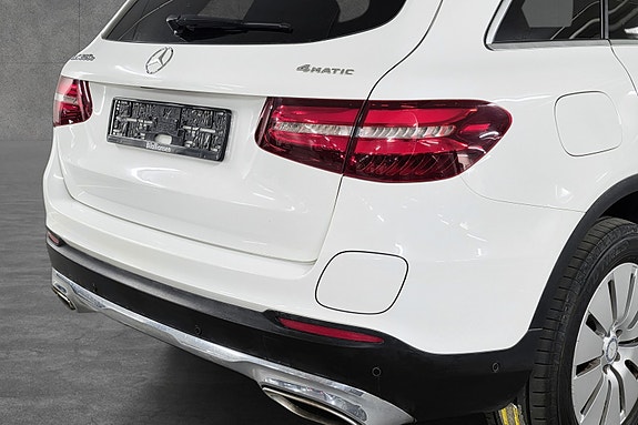 Mercedes-Benz GLC350 e 11 of 30