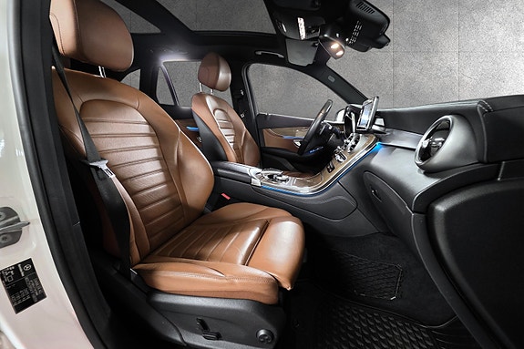 Mercedes-Benz GLC350 e 23 of 30