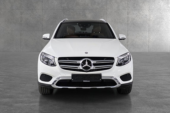 Mercedes-Benz GLC350 e 3 of 30
