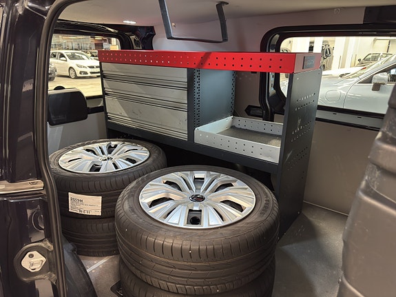 Volkswagen Caddy Maxi 19 of 24