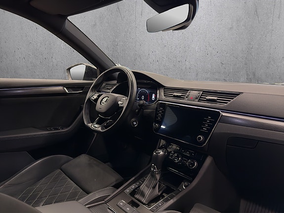 Skoda Superb 11 of 29