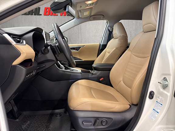 Toyota RAV4 11 of 22