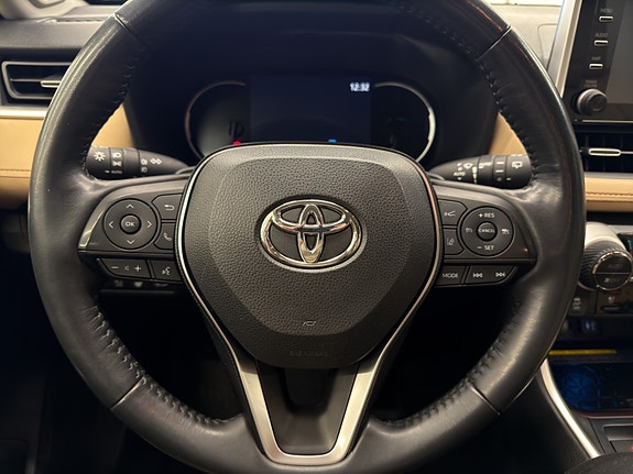 Toyota RAV4 18 of 22