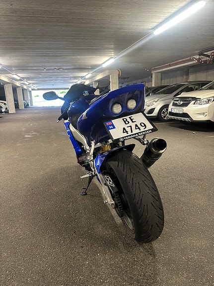 Yamaha YZF-R1 6 of 11