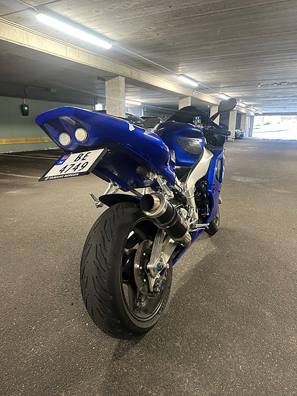 Yamaha YZF-R1 5 of 11