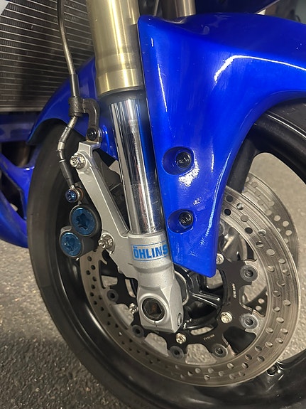 Yamaha YZF-R1 8 of 11