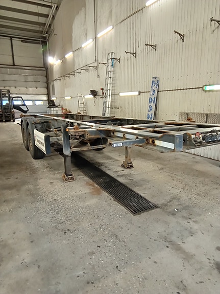 KRONE CONTAINER CHASSI - 20' 2 of 7