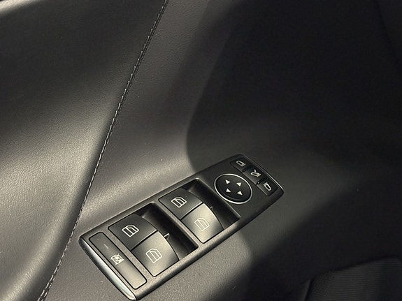 Tesla Model X 18 of 23