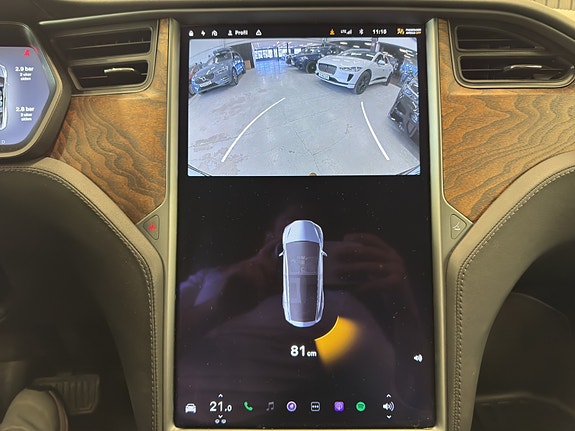 Tesla Model X 20 of 23