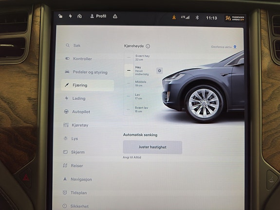Tesla Model X 17 of 23