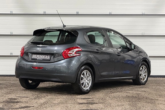 Peugeot 208 4 of 23