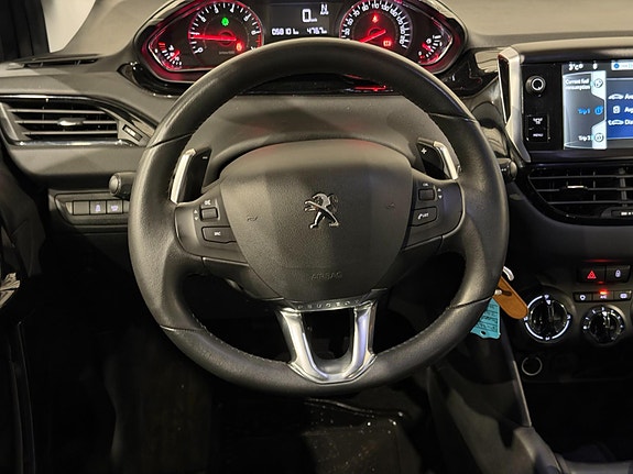 Peugeot 208 15 of 23