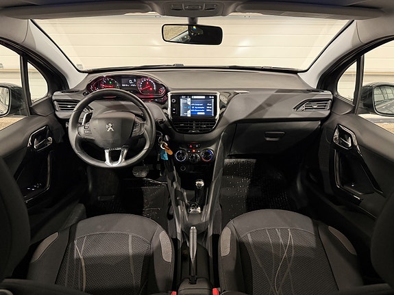 Peugeot 208 14 of 23