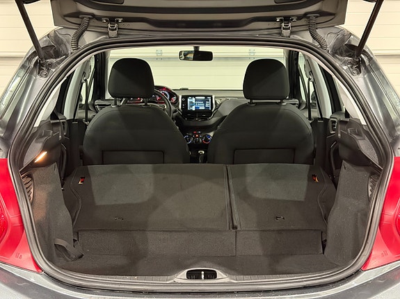 Peugeot 208 13 of 23