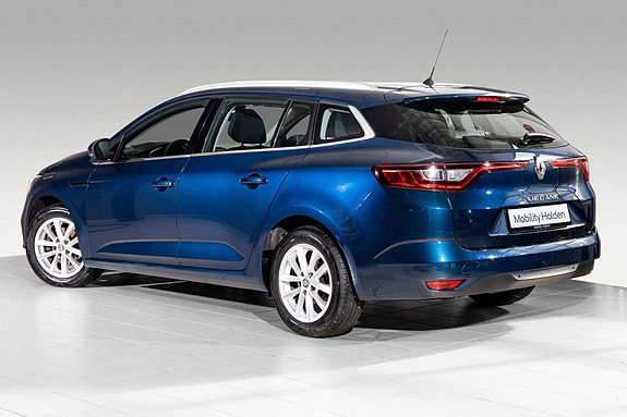 Renault Megane IV 2 of 26