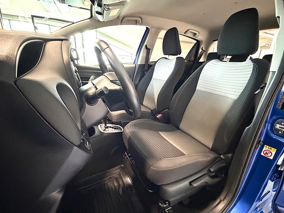 Toyota Yaris 10 of 18