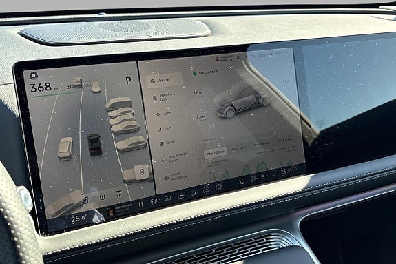 XPeng G9 11 of 15
