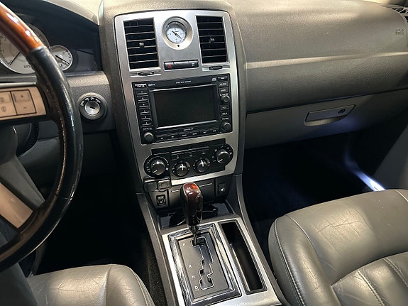 Chrysler 300C 20 of 26