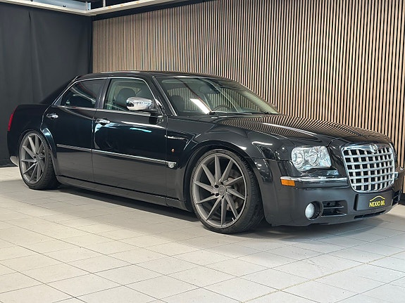 Chrysler 300C 3 of 26