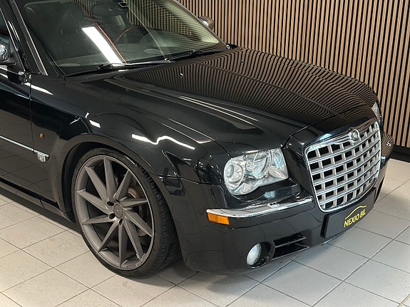 Chrysler 300C 5 of 26