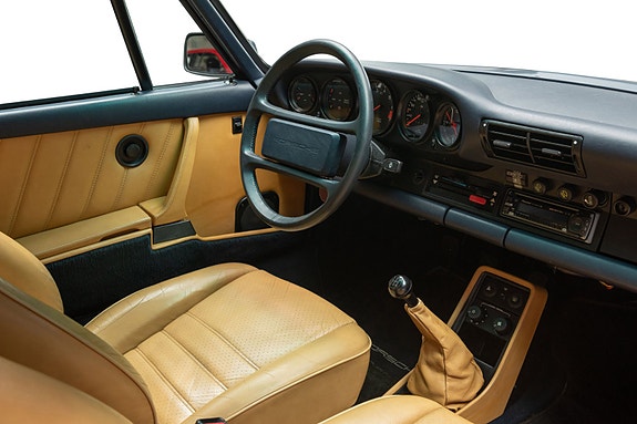 Porsche 911 18 of 30