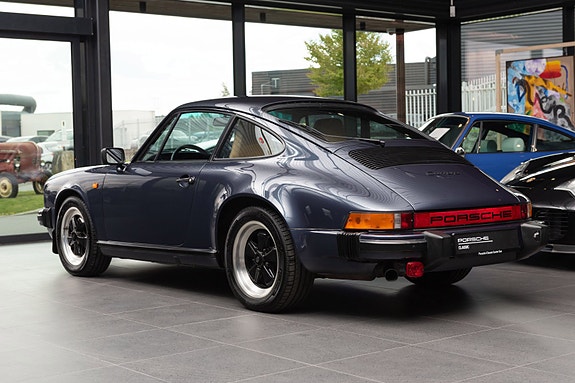 Porsche 911 2 of 30