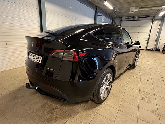 Tesla Model Y 6 of 22