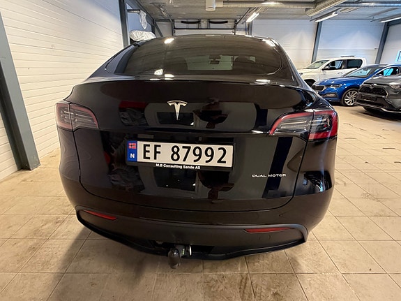 Tesla Model Y 7 of 22