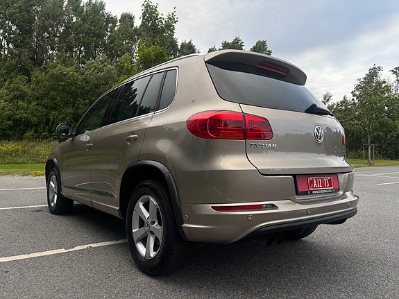 Volkswagen Tiguan 7 of 30