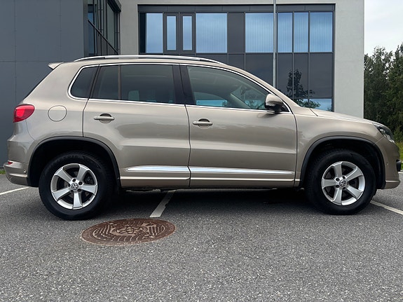 Volkswagen Tiguan 12 of 30