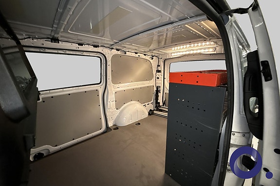 Mercedes-Benz eVito 111 13 of 16