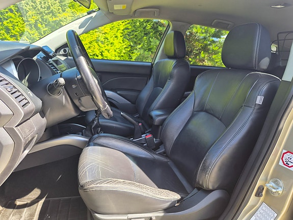 Mitsubishi Outlander 18 of 21