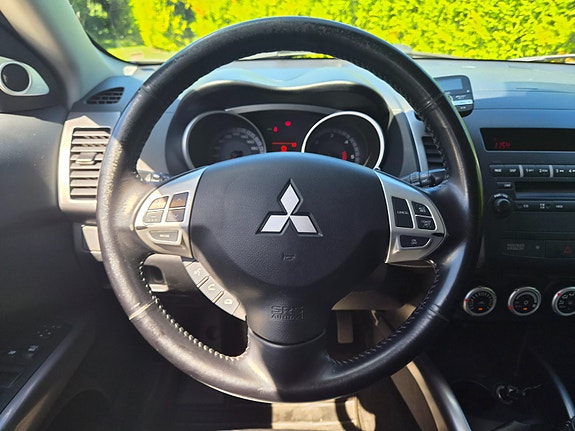 Mitsubishi Outlander 13 of 21