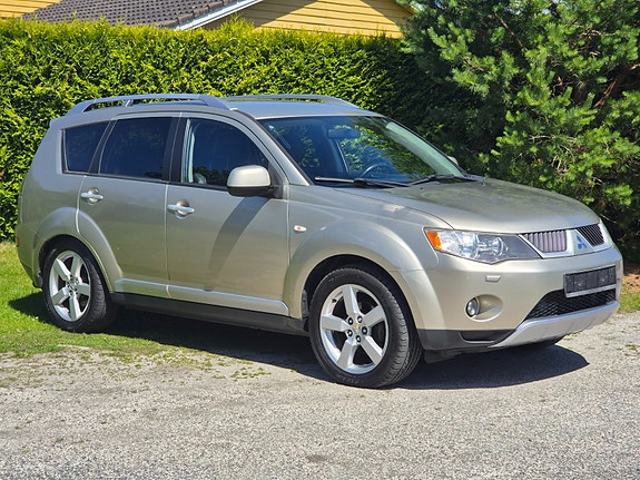 Mitsubishi Outlander 2 of 21