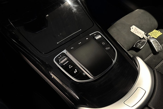 Mercedes-Benz EQC400 24 of 27