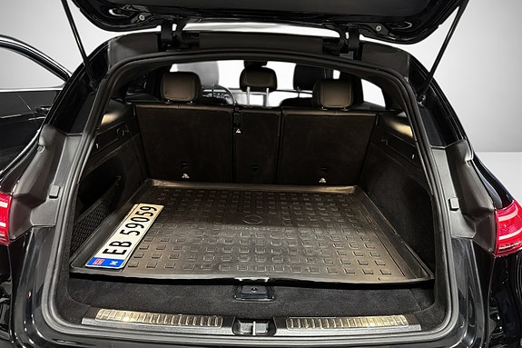 Mercedes-Benz EQC400 26 of 27