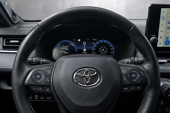 Toyota RAV4 Plug-in Hybrid 11 of 19