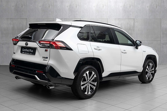 Toyota RAV4 Plug-in Hybrid 6 of 19