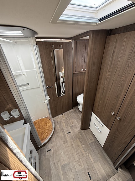 Hymer B-ML I 890 2021 – Mercedes 170 HK | Automat | ALDE | Arctic | ACC | AC | Solcelle 10 of 22