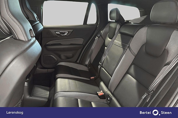 Volvo V60 14 of 28