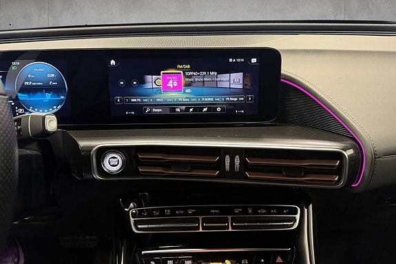 Mercedes-Benz EQC400 28 of 30