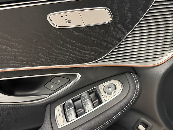 Mercedes-Benz EQC400 18 of 30