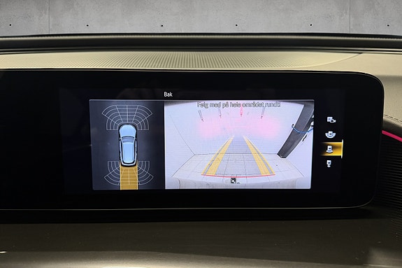 Mercedes-Benz EQC400 29 of 30