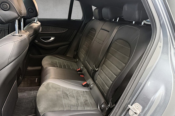 Mercedes-Benz EQC400 24 of 30