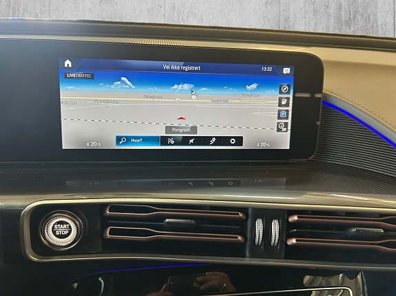 Mercedes-Benz EQC400 24 of 30