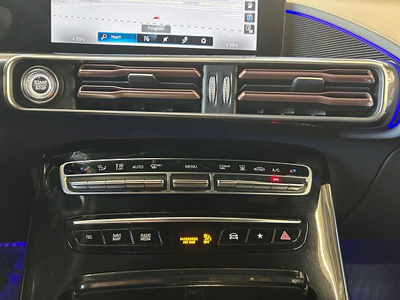 Mercedes-Benz EQC400 27 of 30